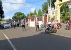 Ciptakan-Keamanan,-Personil-Polres-Flotim-Rutin-Pam-Gereja-Setiap-Hari-Minggu