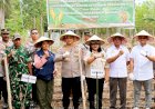 Polres-Flores-Timur-Dukung-Swasembada-Pangan-Lewat-Penanaman-Jagung-Serentak