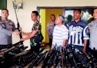 Pilih-Jalan-Damai,-Para-Tokoh-dan-Masyarakat-Dusun-Bele-Serahkan-Puluhan-Senpira