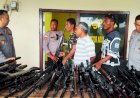 Wujud-Nyata-Sinergitas-Polri-dan-Masyarakat,-52-Senpira-Diserahkan-Warga-Dusun-Bele-ke-Polres-Flores-Timur