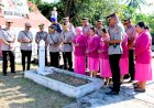 Mengenang-Jasa-Pahlawan,-Polres-Flores-Timur-Gelar-Ziarah-dan-Tabur-Bunga