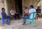 Dari-Rumah-Warga,-Bhabinkamtibmas-Nawokote-Titip-Pesan-Aman-di-Tengah-Ancaman-Erupsi