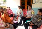 Sambangi-Posyandu-Kimakamak,-Bhabinkamtibmas-Ajak-Ibu-Ibu-Bijak-Bermedia-Sosial