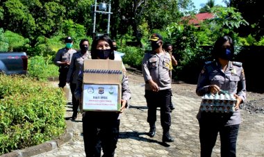 Gerakan-Bakti-Sosial-Polri-Peduli-Covid-19-Polres-Flores-Timur-Berikan-Bantuan-Sembako-Ke-Panti-Asuhan