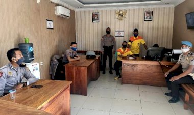 Cek-Kelengkapan-Piket-Fungsi-dan-Pelayanan-Propam-Berkunjung-Ke-Ruang-Spkt-Polres-Flotim