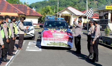 Pembagian-Paket-Sembako-Secara-Simbolis-Kepada-Bhabinkamtibmas-Dalam-Rangka-Hari-Bhayangkara-Ke-74