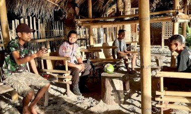 Bhabinkamtibmas-Bripka-Gusti-Lanang-Patroli-Sekaligus-Sambang-Kepada-Pemuda-Desa-Watowara