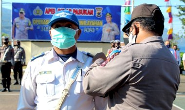 Polres-Flotim-Laksanakan-Apel-Gelar-Pasukan-Operasi-Patuh-Turangga-2020