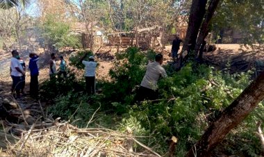 Bhabinkamtibmas-Bripka-Melyanto-Y-Mbeo-Bersama-Warga-Kerja-Bakti-Bersihkan-Saluran-Air