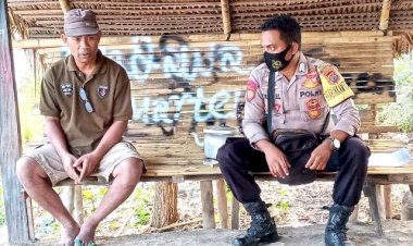 Rutin,-Bhabinkamtibmas-Brigpol-Yulius-Beda-Luon-Sambang-ke-Tokoh-Pemuda