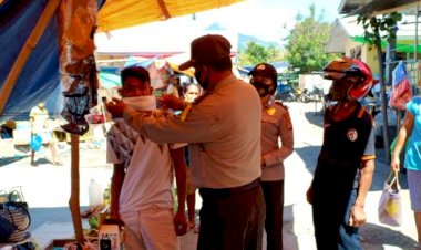 Dukung-Adaptasi-Kebiasaan-Baru,-Ops-Aman-Nusa-II-laksanakan-Patroli-Dialogis-di-seputaran-kota-Larantuka