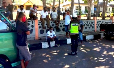 Unit-Dikyasa-Satlantas-Polresta-Flotim-Imbau-Tukang-Ojek-dan-Sopir-Bus-Patuhi-Protokol-Kesehatan