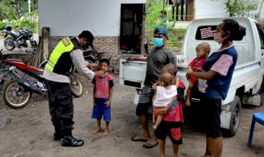 Bhabin-Bripka-Semarno-Sambang-Rumah-Warga-Berikan-Himbauan-Prokes