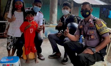 Bhabinkamtibmas-Laksanakan-Patroli-Sekaligus-Sambang-Masyarakat-Desa-Binaan-Terkait-Kesadaran-Protokoler-Kesehatan