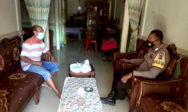 Bersilaturahmi,-Bhabinkamtibmas-Bripka-Heironimus-Setu-Sambang-Tokoh-Masyarakat