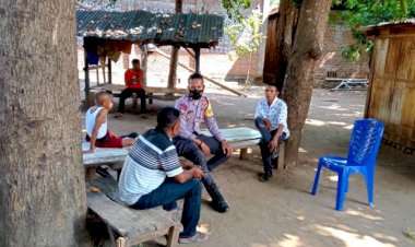 Dalam-Upaya-Mencegah-Terjadinya-Gangguan-Kamtibmas-Diwilayah-Binaannya-Bhabinkamtibmas-Lakukan-Giat-Sambang