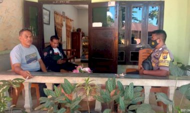 Jalin-Silaturahmi-Bhabinkamtibmas-BRIPKA-IMRAN-ISMAIL-Sambang-ke-Rumah-Kepala-Desa