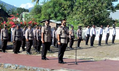 Peringati-Hari-Bhayangkara-Ke-75,-Polres-Flotim-Gelar-Upacara-Ziarah-di-TMP-Lapak-Tanah