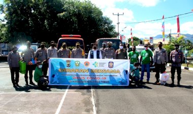 Peduli-Covid-19,-Polres-Flotim-Bersama-Dinas-Terkait-Lakukan-Penyemprotan-Disinvektan