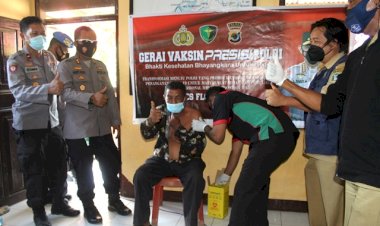 Serbuan-Vaksinasi-Covid-–-19,-Polres-Flotim-Dirikan-Gerai-Vaksin-Presisi-Polri-di-Polsek-Adotim