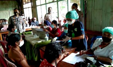 Jangkau-Warga-Kecamatan-Wotan-Ulumado,-Polres-Flotim-Dirikan-Gerai-Vaksin-Polri-Presisi