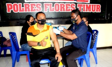 Peduli-Kesehatan-Personilnya,-Kapolres-Flotim-Ajak-Vaksin-Booster