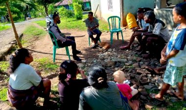 Sambangi-warganya,-Bhabinkamtibmas-Bripka-Yulius-Yuliyanto-Himbau-Jaga-Kamtibmas