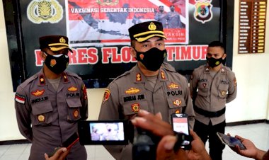 Perdana,-Kapolres-Flotim-AKBP-I-Gede-Ngurah-Joni-Berikan-Statmen-Ke-Publik