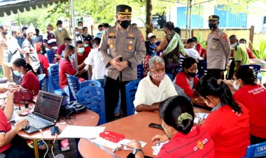 Disela-Kunker-di-Wulanggitang,-Kapolres-Flotim-Pantau-Vaksinasi