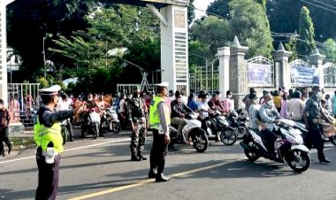 Wujudkan-Ibadah-Paskah-Kondusif,-Polres-Flotim-Lakukan-Pengamanan-Gereja