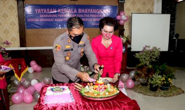 Puncak-Perayaan,-Hut-Ke-42-YKB-ditandai-dengan-Potong-Tumpeng