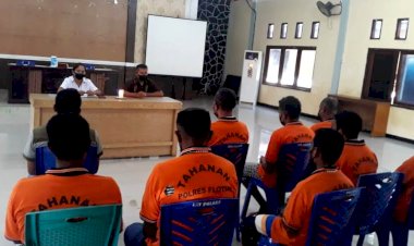 Sat-Tahtih-Polres-Flotim-Giatkan-Binroh-Para-Tahanan