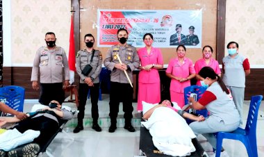 Sambut-Hari-Bhayangkara-Ke-76,-Bhayangkari-Polres-Flotim-Ikut-Donor-Darah