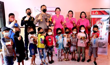 Bakti-Kesehatan,-Polres-Flotim-Gelar-Vaksinasi,-Pengobatan-Umum,-Pemeriksaan-Kolesterol,-Asam-Urat-dan-Gula-Darah-Gratis