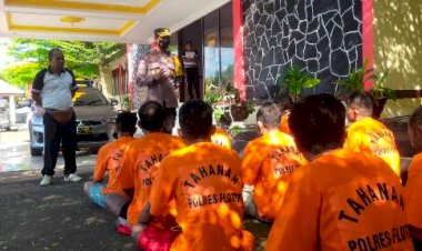 Berikan-Nasehat-Para-Tahanan,--Wakapolres-:-Ini-Bentuk-Kepedulian-Kami