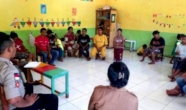 Bhabinkamtibmas-Bersama-Guru-Sosialisasikan-Kurikulum-Merdeka-Belajar-Kepada-Orang-Tua-Murid