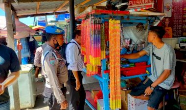 Hari-Pertama-Ops-Pekat,-Polres-Flotim-Sasar-Penjual-Petasan-dan-Miras