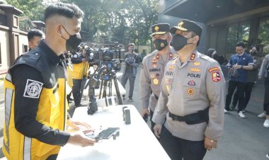 Kadiv-Humas-Polri-Pimpin-Apel-Kesiapsiagaan-Satgas-Humas-dalam-Operasi-Lilin-2022