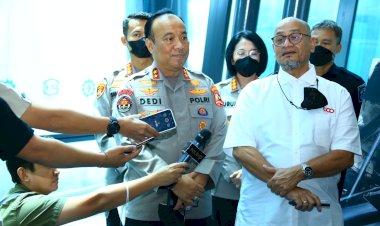 Polri-Percantik-Bandara-Soetta-dengan-Lukisan-Karya-Para-Difabel