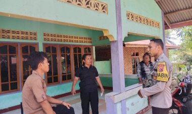 Bhabinkamtibmas-Door-to-Door-Sambangi-Warga-Di-Desa-Binaannya