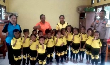 Sambangi-Sekolah,-Bhabinkamtibmas-AIPDA-Gusti-Towa-Kuatkan-Mental-Guru-dan-Murid