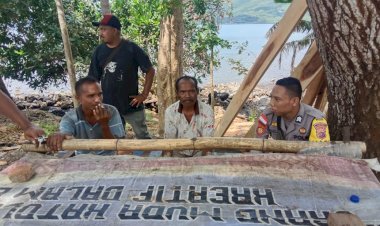 Bhabinkamtibmas-Sambang-atau-Silaturahmi-Terhadan-Warga-Desa-Binaannya