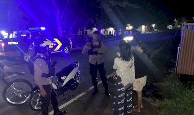 Patroli-Lampu-Biru-Amankan-Situasi-Kota-Untuk-Eliminir-Ancaman-Dan-Gangguan-Di-Wilayah-Hukum-Polres-Flores-Timur