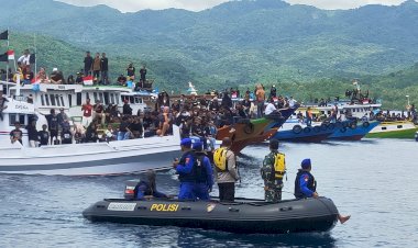 KAPOLDA-NTT-TURUT-LANGSUNG-PENGAMANAN-PROSESI-LAUT-TUAN-MENINO-DI-LARANTUKA.