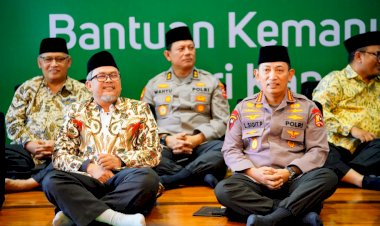 Kerjasama-Bareng-PP-Persis,-Kapolri-Salurkan-30-Ribu-Sembako-ke-Warga-yang-Membutuhkan