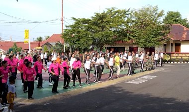 Jelang-Hari-Bhayangkara-ke-77,-Polres-Flotim-Gelar-Olah-Raga-Bersama-Kodim-1624-Flotim