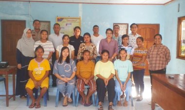 Bhabinkamtibmas-Desa-Boru-Berpartisipasi-Dalam-Kegiatan-Kelas-Ibu-Hamil-Dilanjutkan-Himbauan-Tentang-Waspada-TPPO