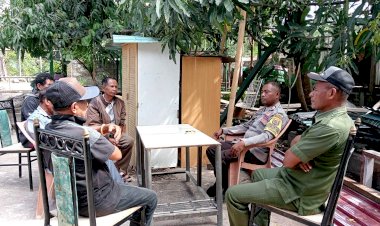 Giat-Rutin,-Bhabinkamtibmas-Desa-Kobasoma-Sambangi-Warga-Binaannya