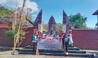 Peringati-Hari-Jadi-Ke-75,-Polwan-Polres-Flotim-Laksanakan-Bakti-Religi-di-Tempat---Tempat-Ibadah
