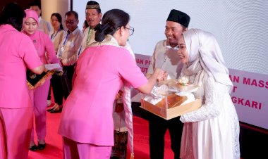 Peringati-HKGB-Ke-71-Bhayangkari-Peduli-Gelar-Nikah-Massal-di-Kalimantan-Barat